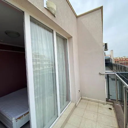 Admiral Plaza A 11 Sunny *