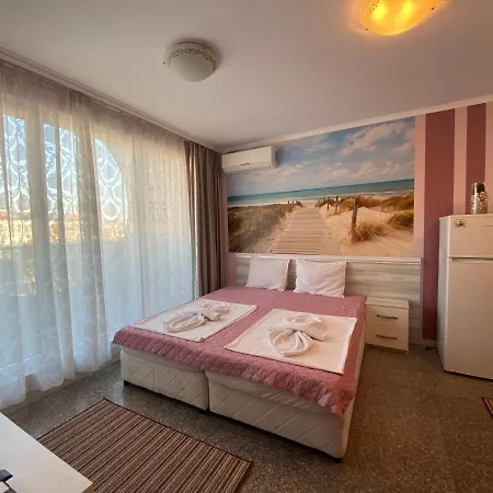 Admiral Plaza A 11 Sunny